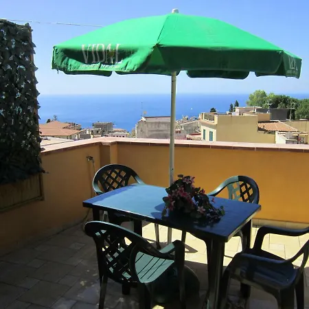 Ferienwohnung Taormina Castle And Sea View1 Exterior foto